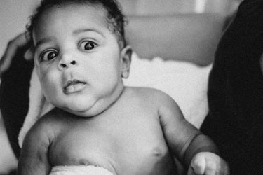 Baby pupst viel: Was ist normal und wann steckt Bauchweh dahinter?