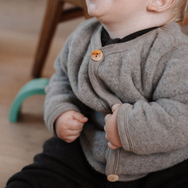 Wollfleece für Babys: weich, kuschelig und temperaturregulierend