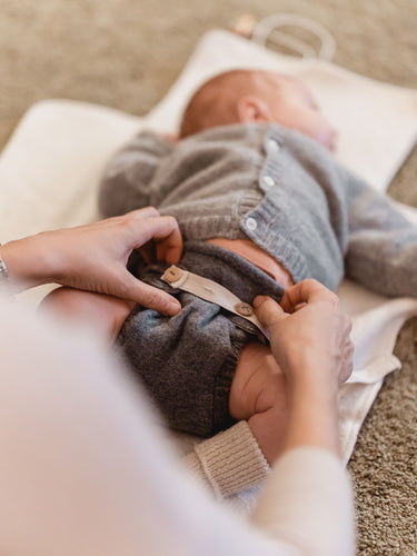 Abhaltewindel Mata Origin baby liegt