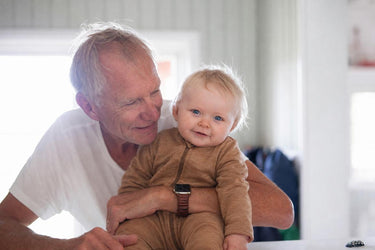 Kind mit Opa