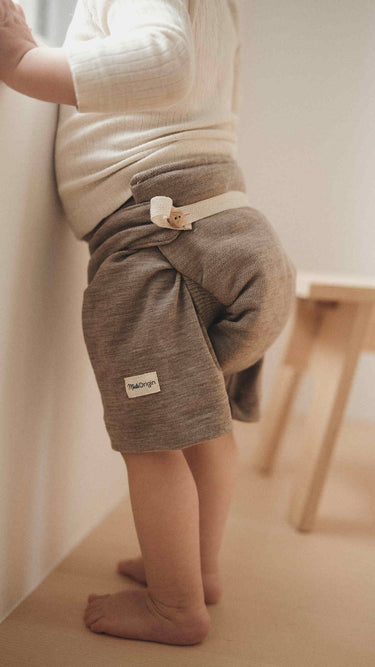 Baby schwitzt nachts im Sommer: Was tun
