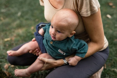 Wie oft sollte man ein Baby abhalten? So findest du euren Rhythmus
