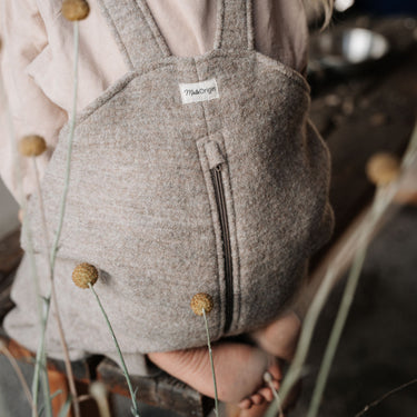 Wollwalk Latzhose | Abhalten